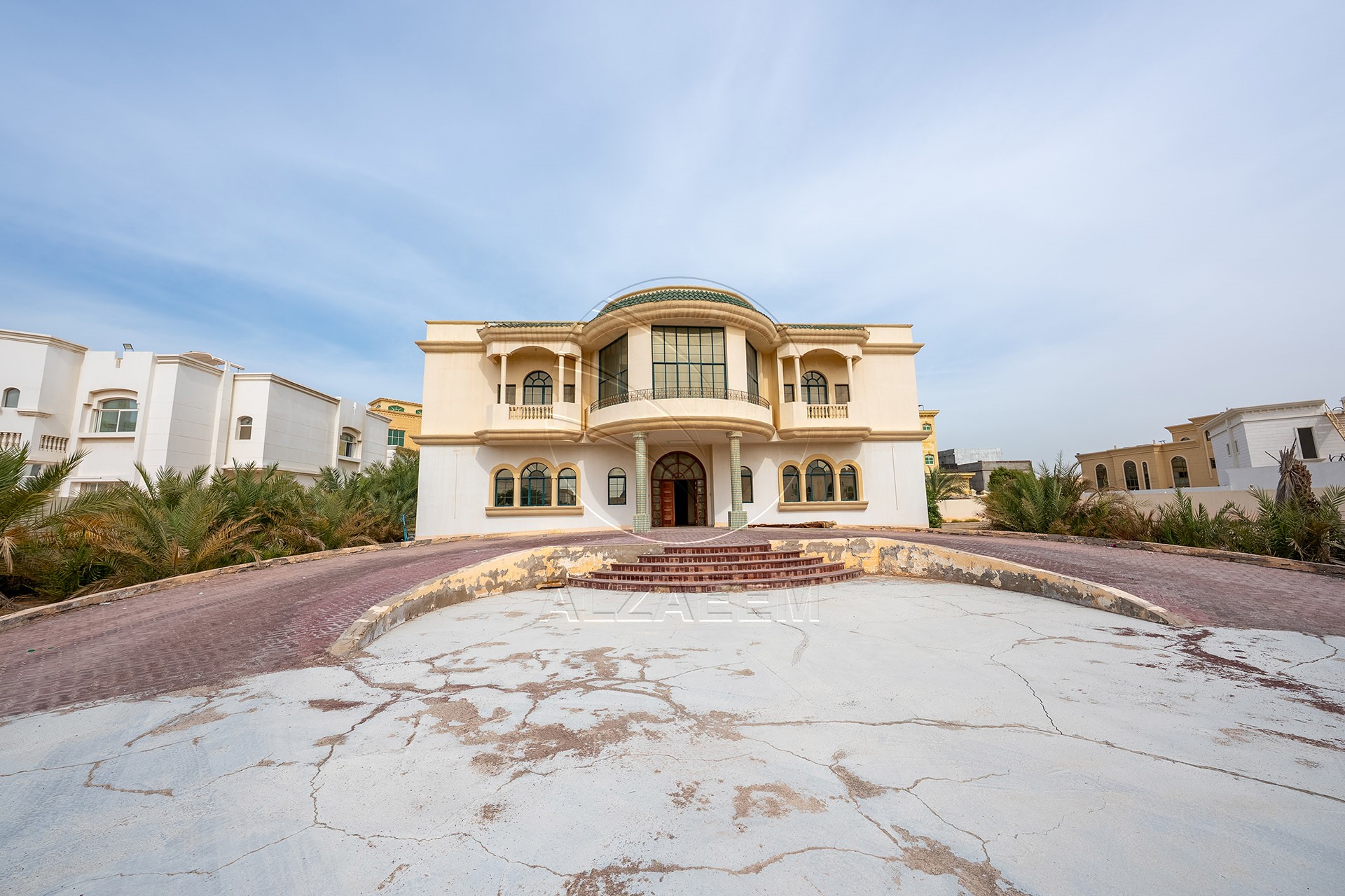 √Stunning Villa | Ready for Occupancy | Huge Plot√