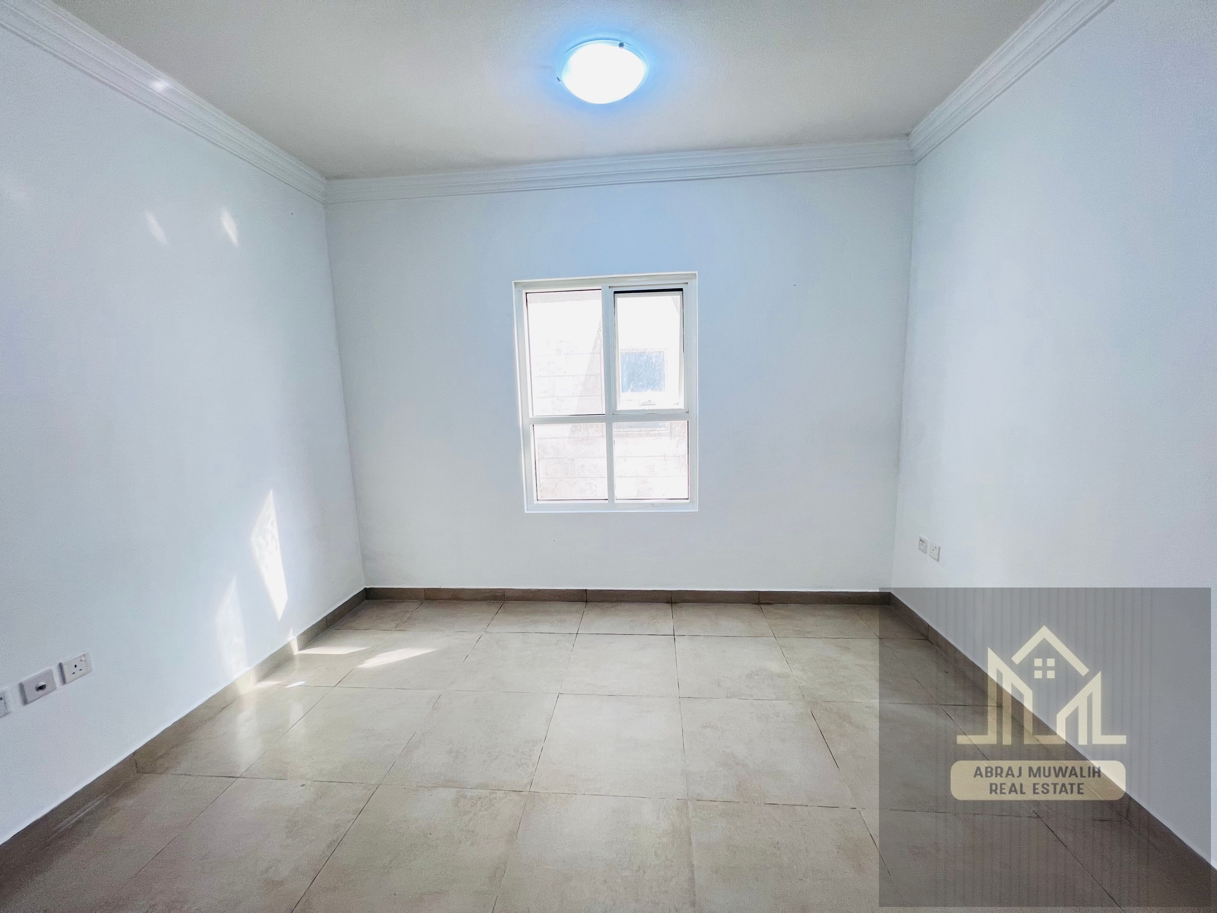 Direct Owner !! Ready To Move With Balcony!! Parking