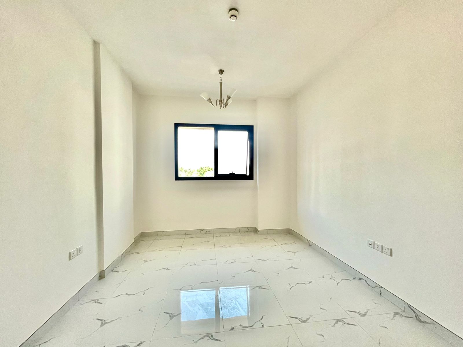 Brand new Building 1bhk 2 Bathroom With Balcony just rent 41k