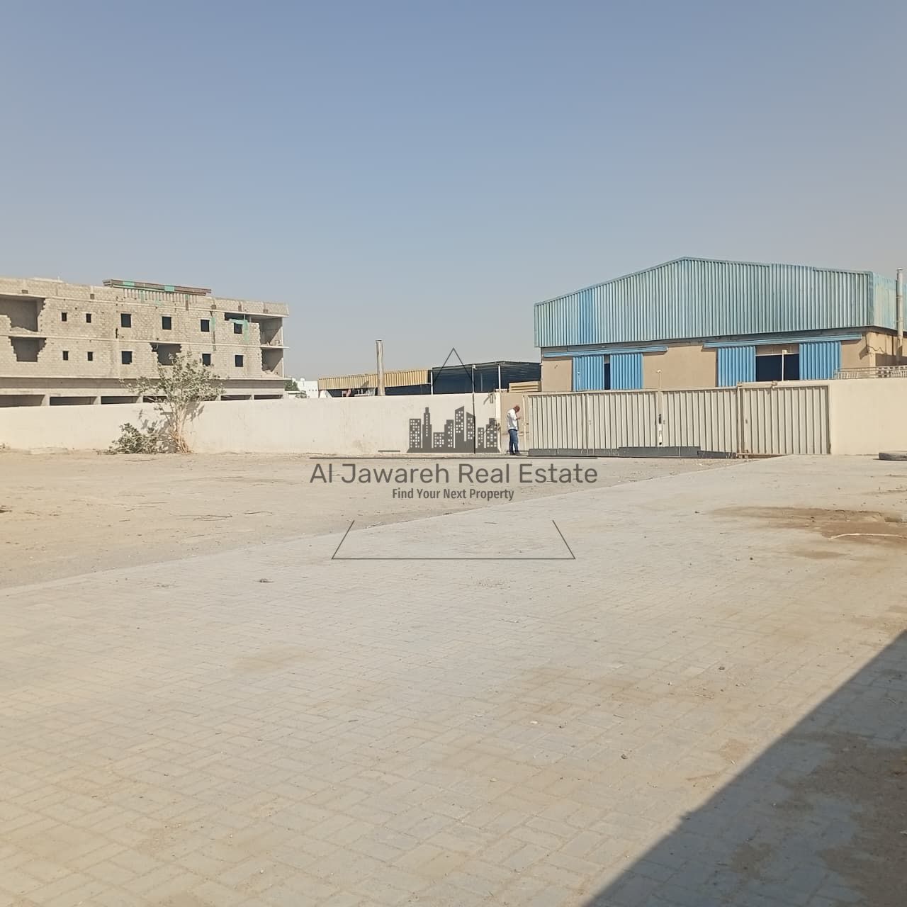 Warehouse for rent with a yard, 16,015 sq ft, 200 kW electricity, at a special price.
