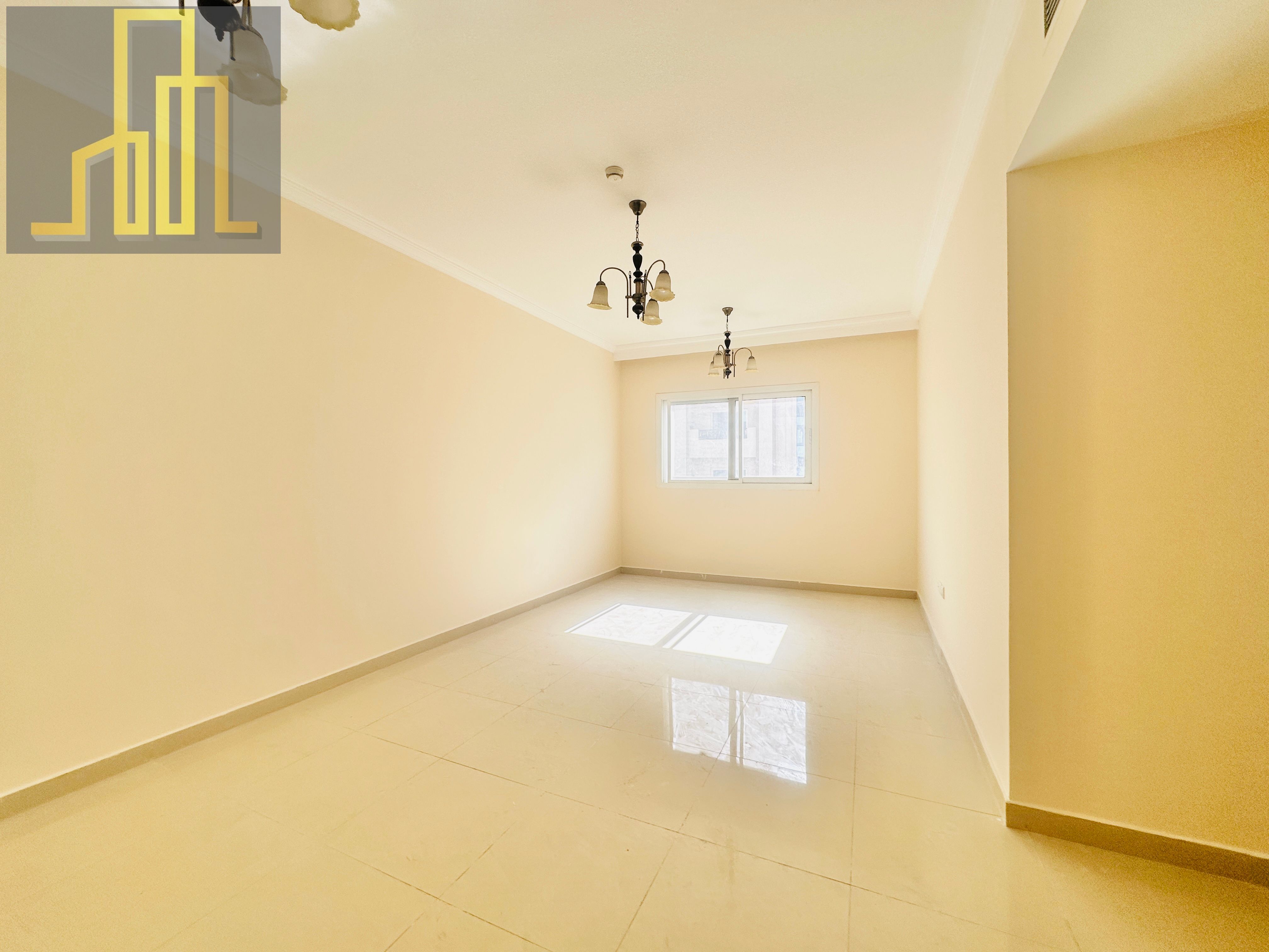 3BHK , 1 Master Great Sunlight With 3 Bath & Parking