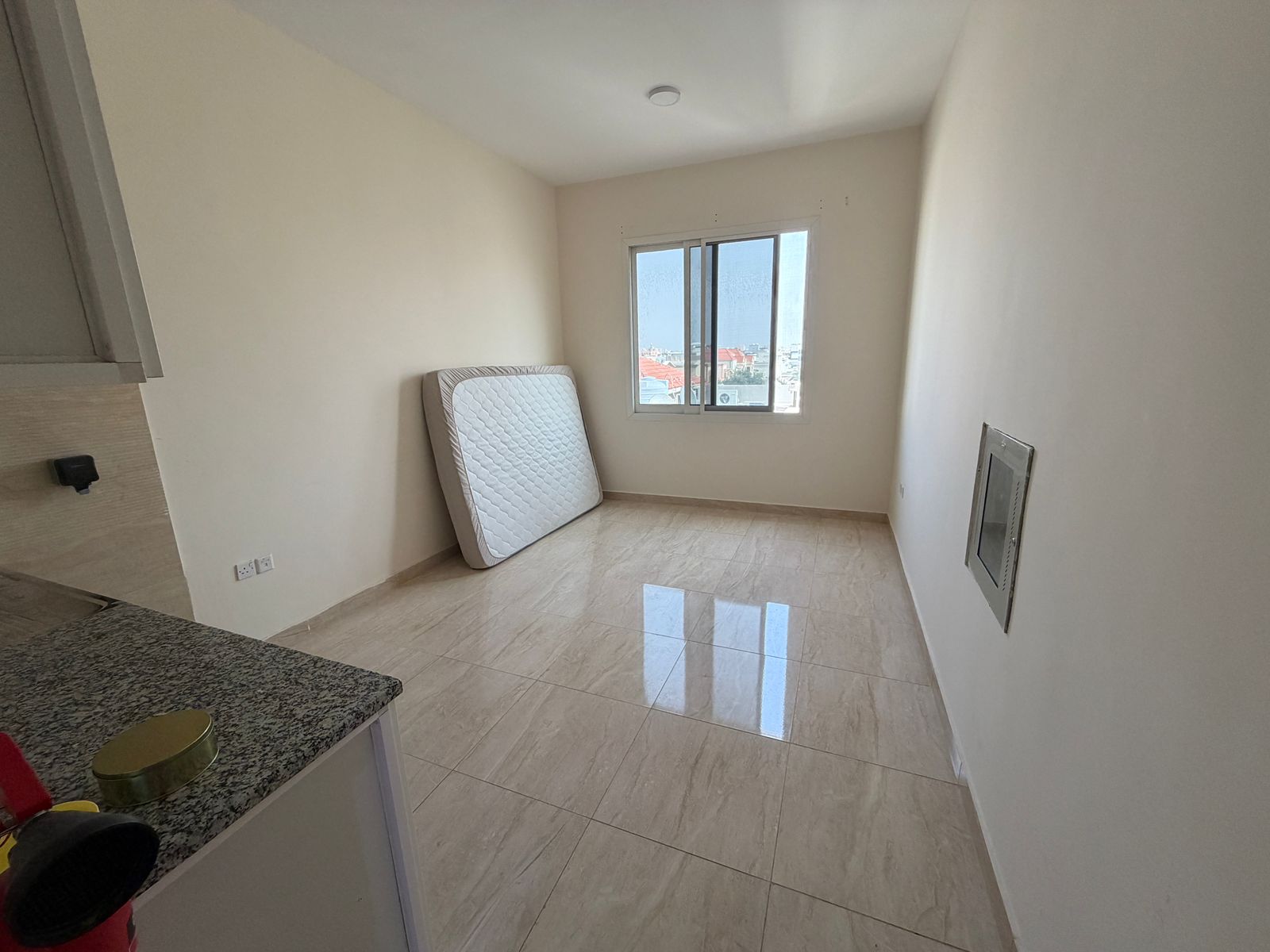 The most beautiful studios directly on Sheikh Ammar Street, central air conditioning, maintenance by the owner, easy access to Sharjah and Dubai exits