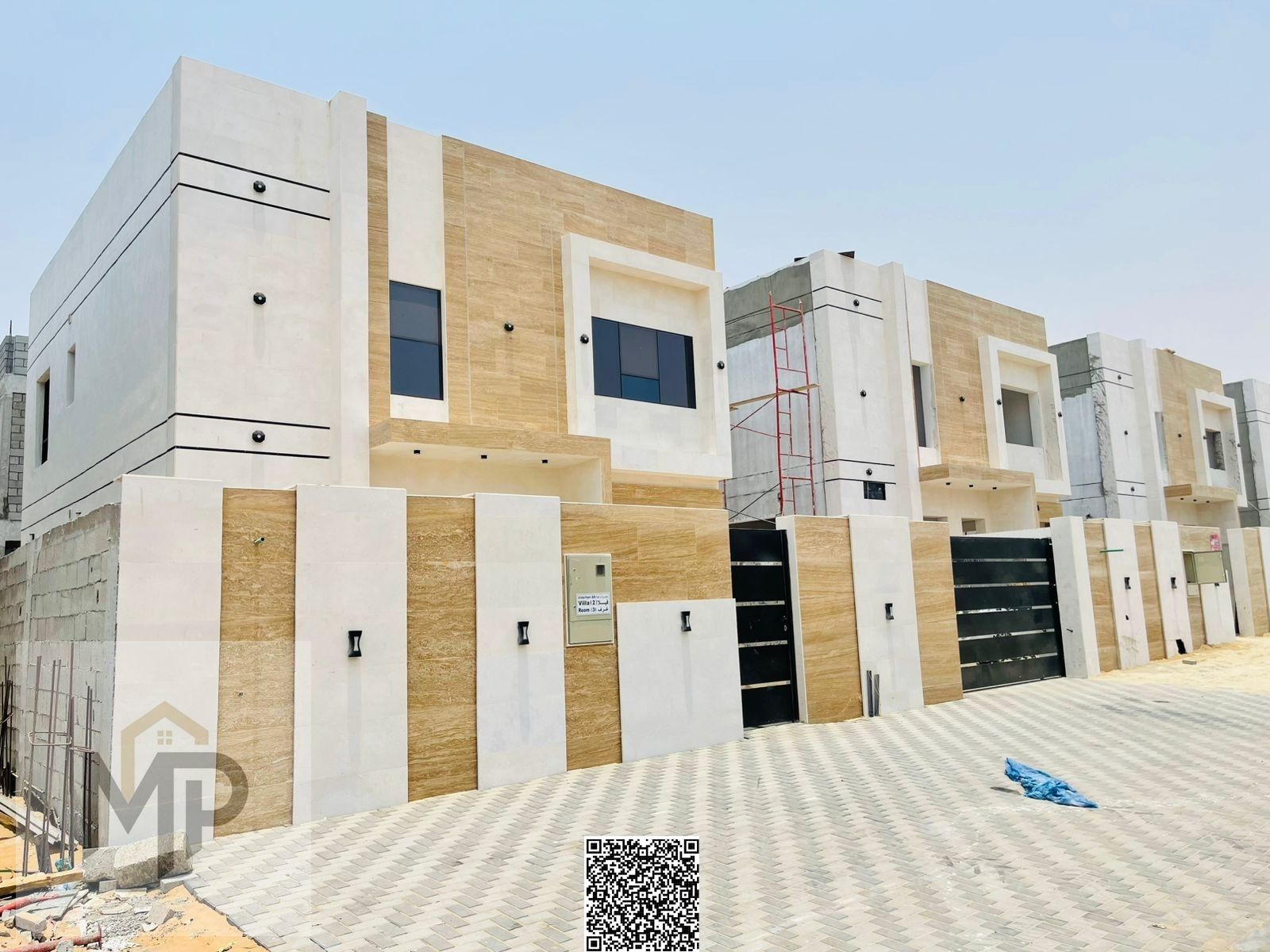 Luxury villa for sale, registration and title fees included. 3 master bedrooms. Freehold ownership for all nationalities. Price negotiable.