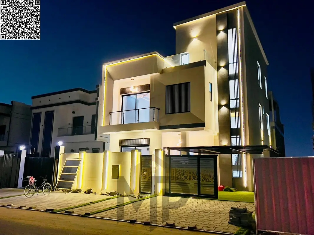Villa for sale in Al Helio, Ajman | Two floors + roof | 6 master bedrooms | Attractive price includes fees, electricity, water and air conditioning.