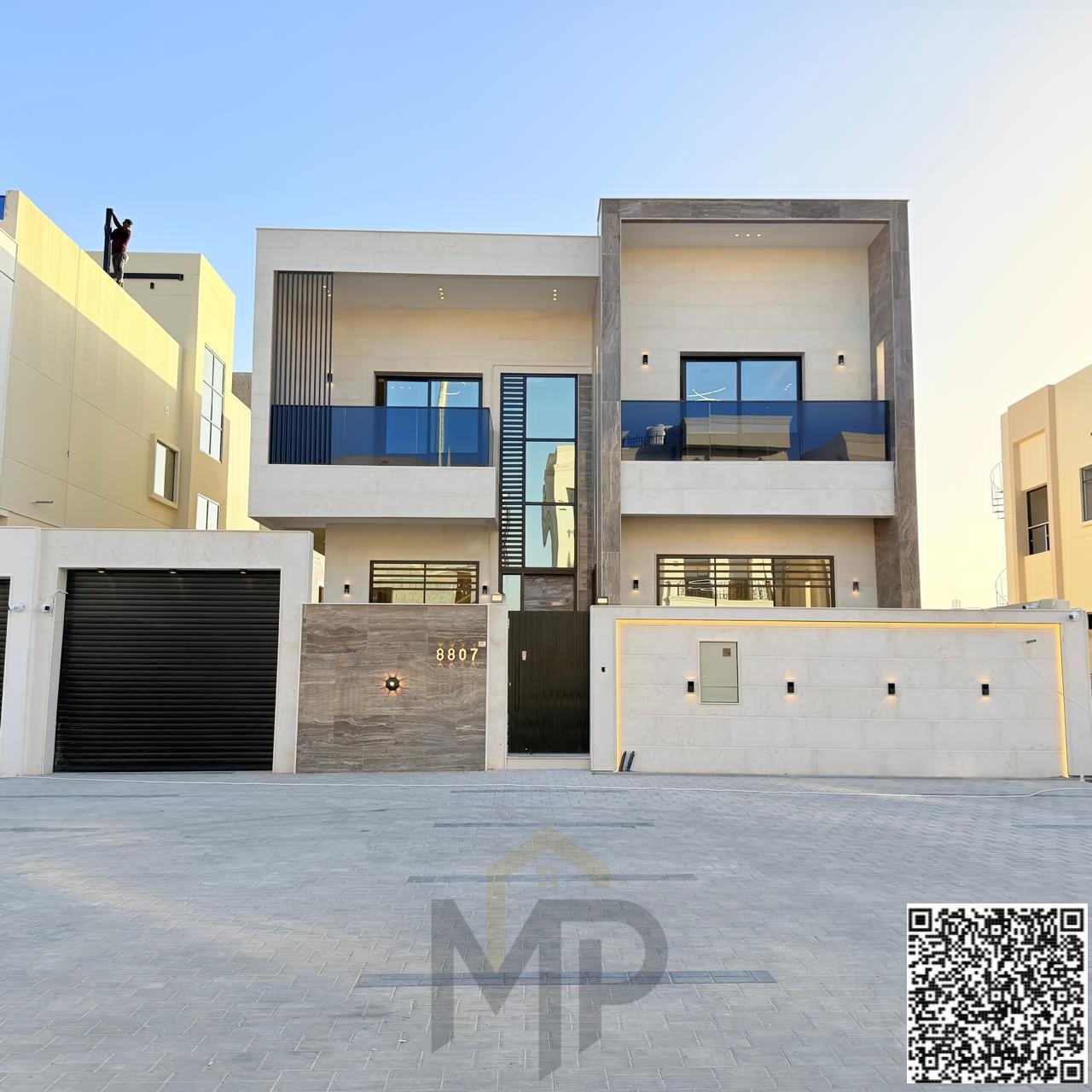 Luxury villa for sale at a prime location and price. Super deluxe finishing. Affordable monthly installments. Freehold ownership for all nationalities