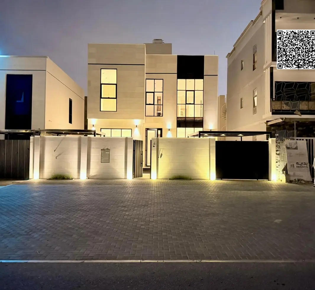 Own a villa with your dream specifications, commission-free! 4 master bedrooms with a direct rooftop terrace on Sheikh Mohammed Bin Zayed Road. Prime