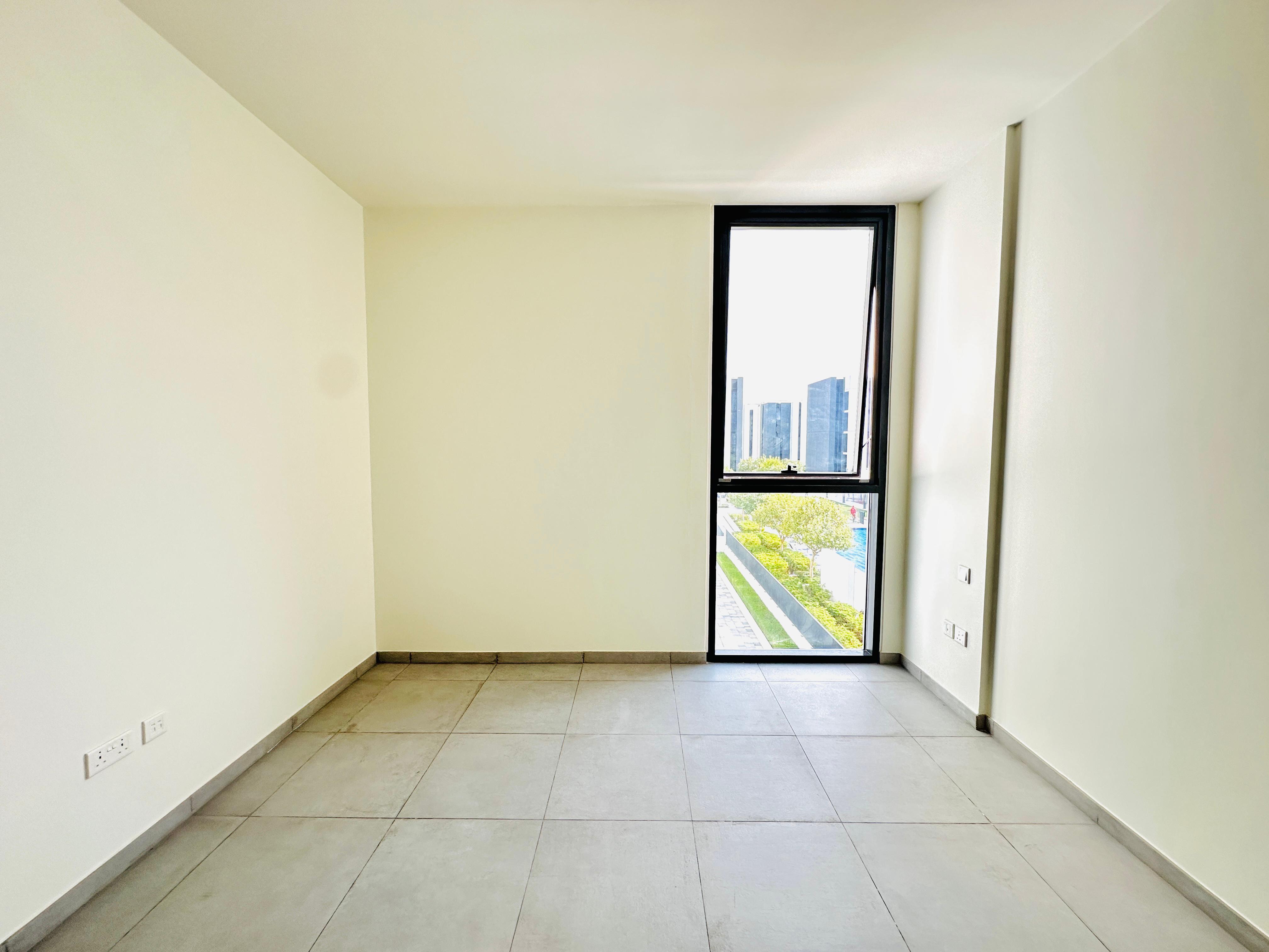 Spacious studio with gym pool parking in just 37k