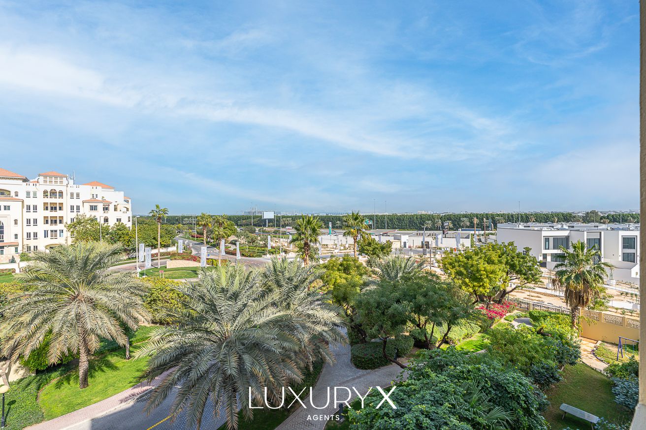 Vacant | Community + Pool View | Spacious