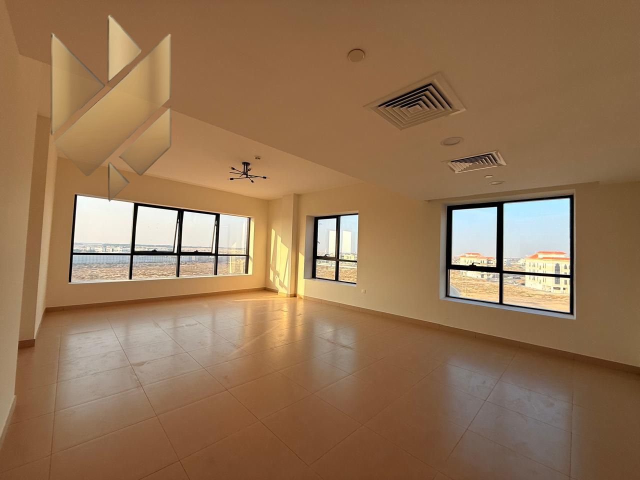 First tenant | Panoramic view | Master rooms | Maid’s room | Built-in wardrobes | Balcony | Parking | 4 bathrooms