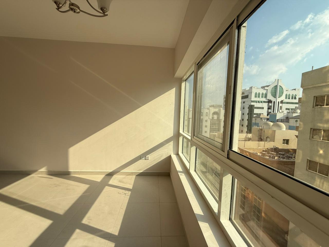Includes a free chiller, large spaces, superb apartment finishes, and with open view , in a vibrant location close to all services.