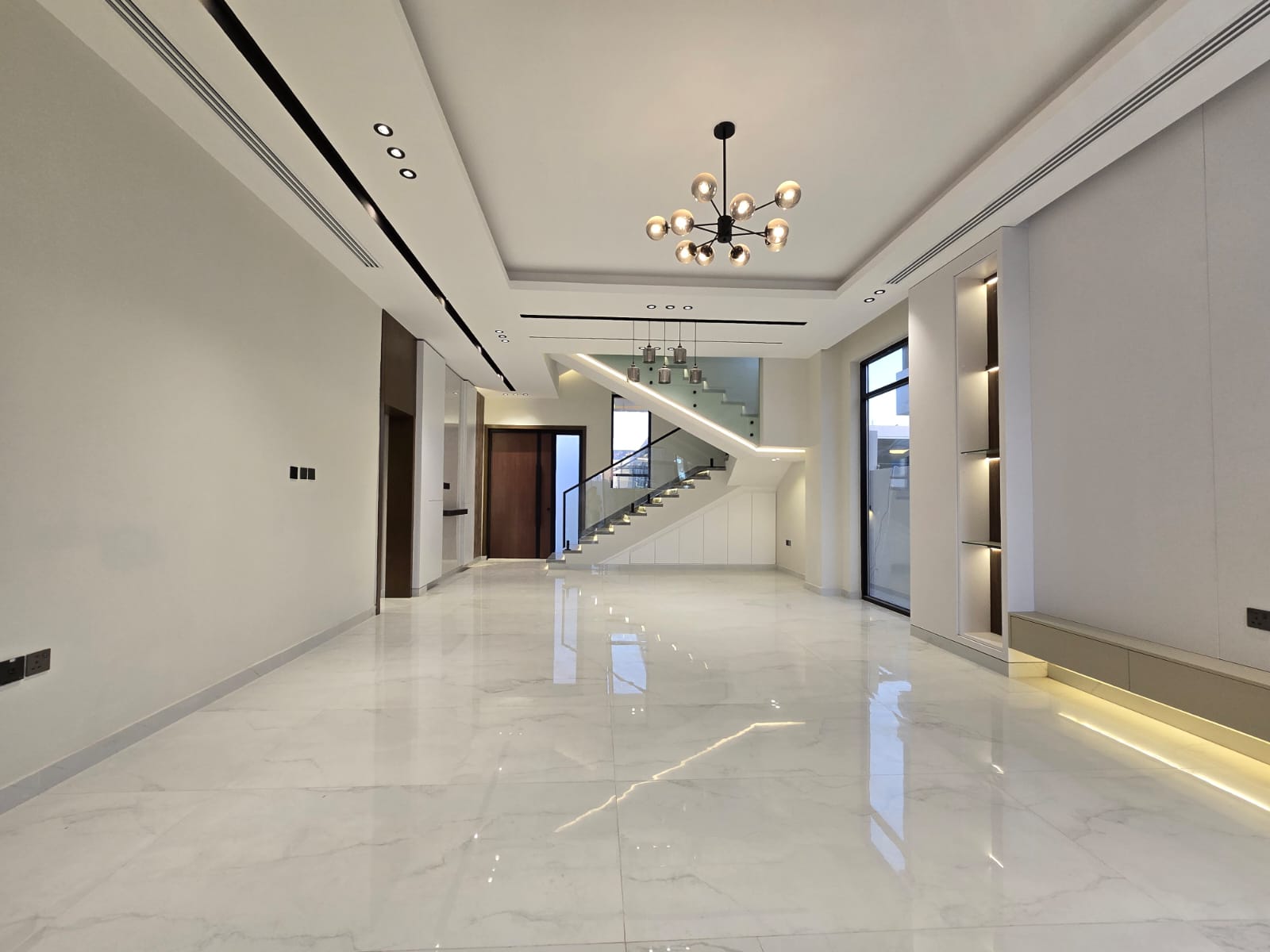 We're more than just a service; you deserve the best. In the heart of the city, close to everything you need. A well-appointed residence combining c