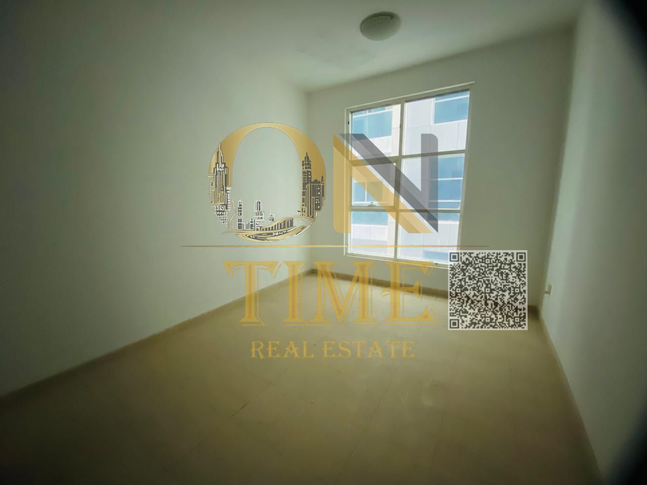 Large area / Balcony / Private parking