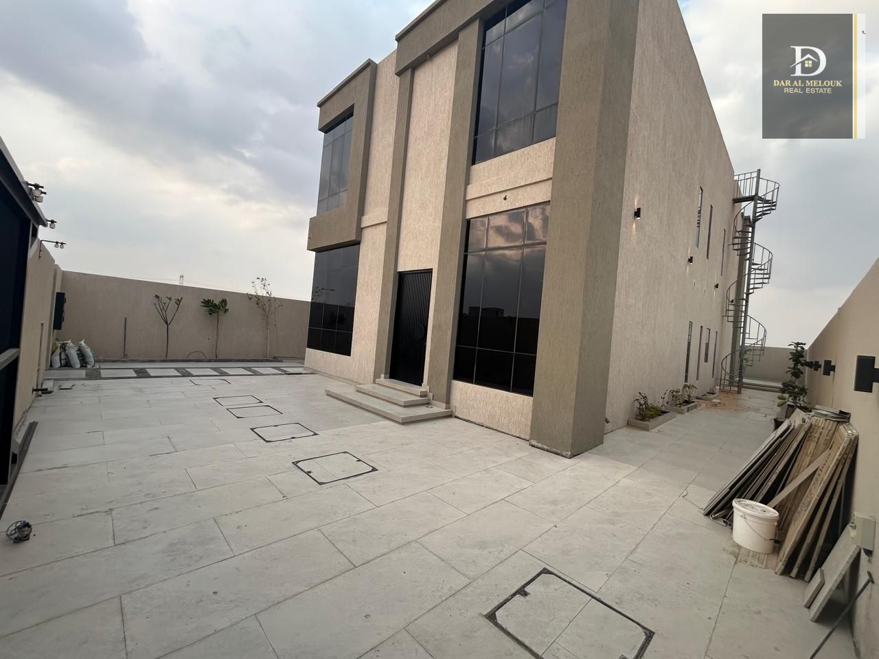 For Sale in Sharjah Al Zubair Gardens Area Ground and First Floor Villa Central Air Conditioning with Electricity and Water Area: 5000 sq ft