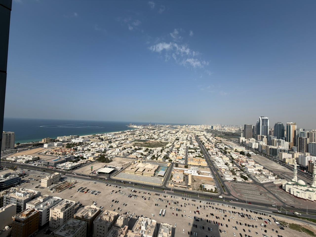 Two master bedrooms, maid’s room, built-in wardrobes, free parking, sea view, spacious layout, and payment facilities.