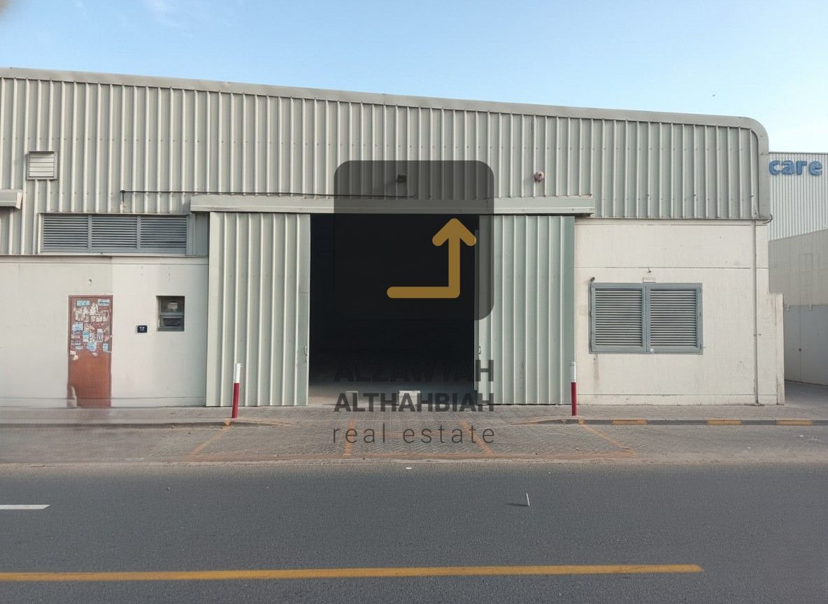 Golden Opportunity: 3,000 sq. ft Warehouse in Industrial Area 17