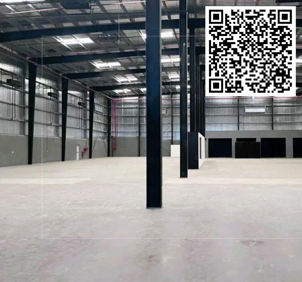 Warehouse in Deira, Al Khubaisi area, Dubai, 5000 sq ft, directly behind Dubai Airport, suitable for loading and unloading operations. Price: 370,000