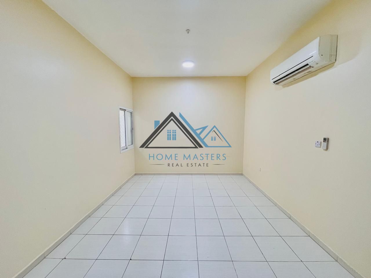 Spacious 3 Bedroom || Ground Floor || Balcony || Close to STMC