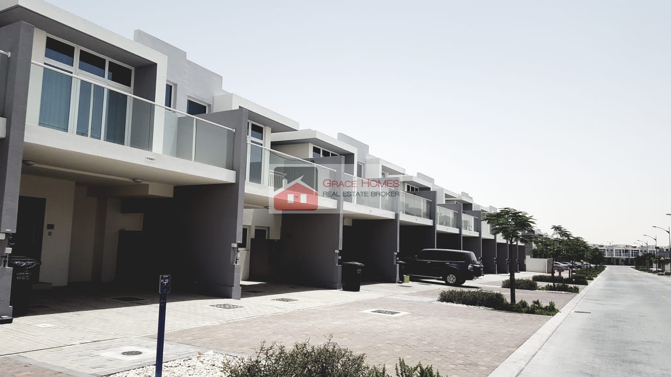 3BHK CORNER TOWNHOUSE READY TO MOVE NEAR WATER TOWN