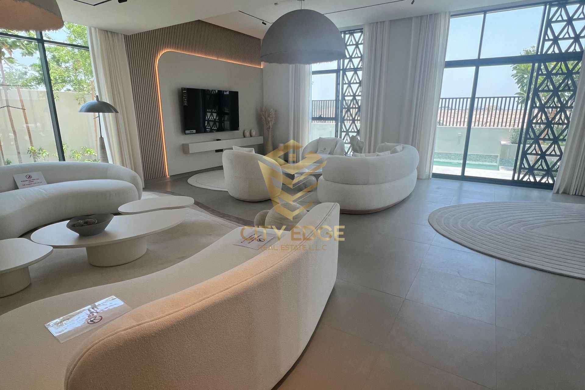 4 Bed Signature villa|On E611 |30/70 PP |Luxury |