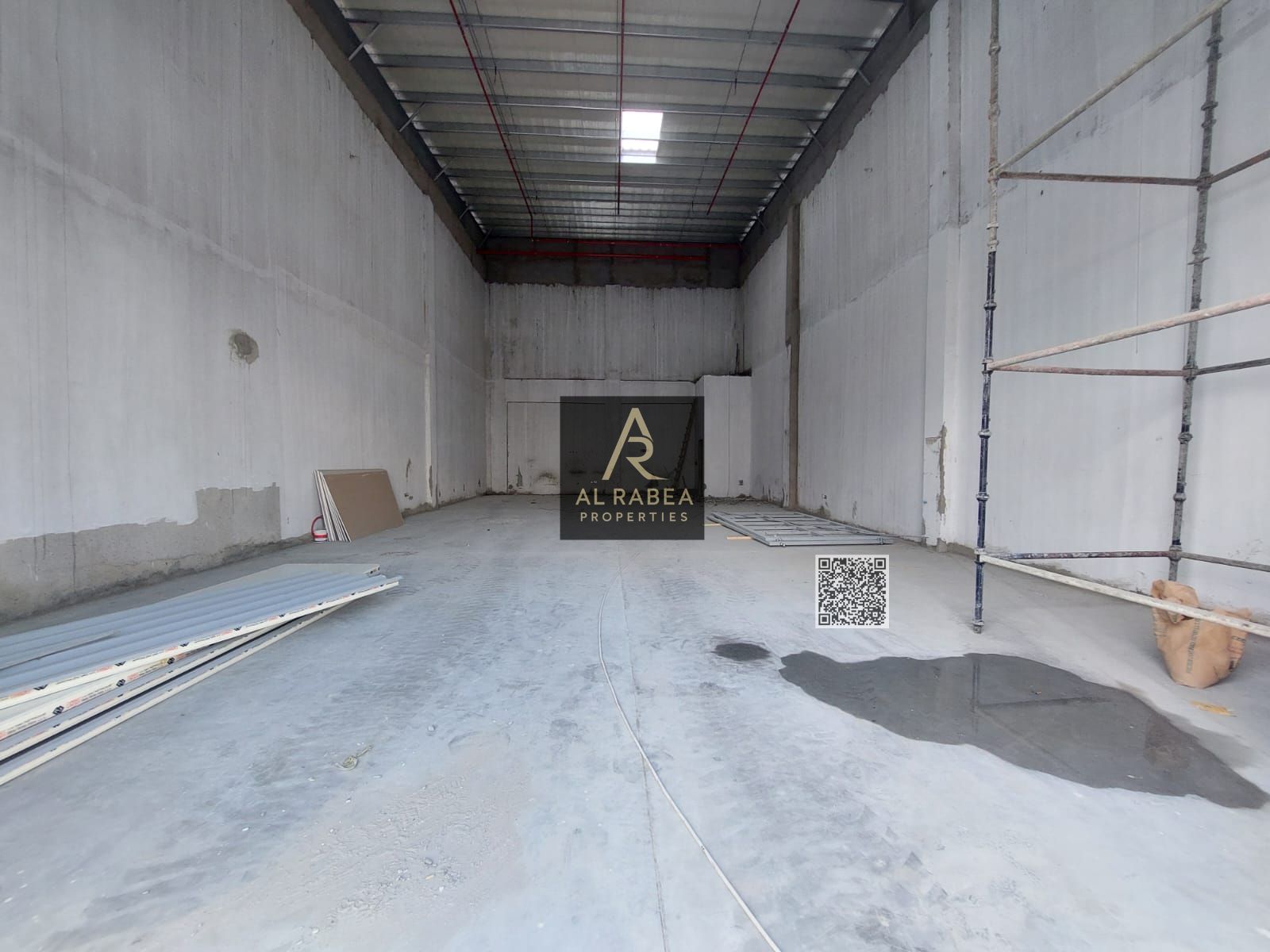 Flexible usage-Easy access to main road-Good location