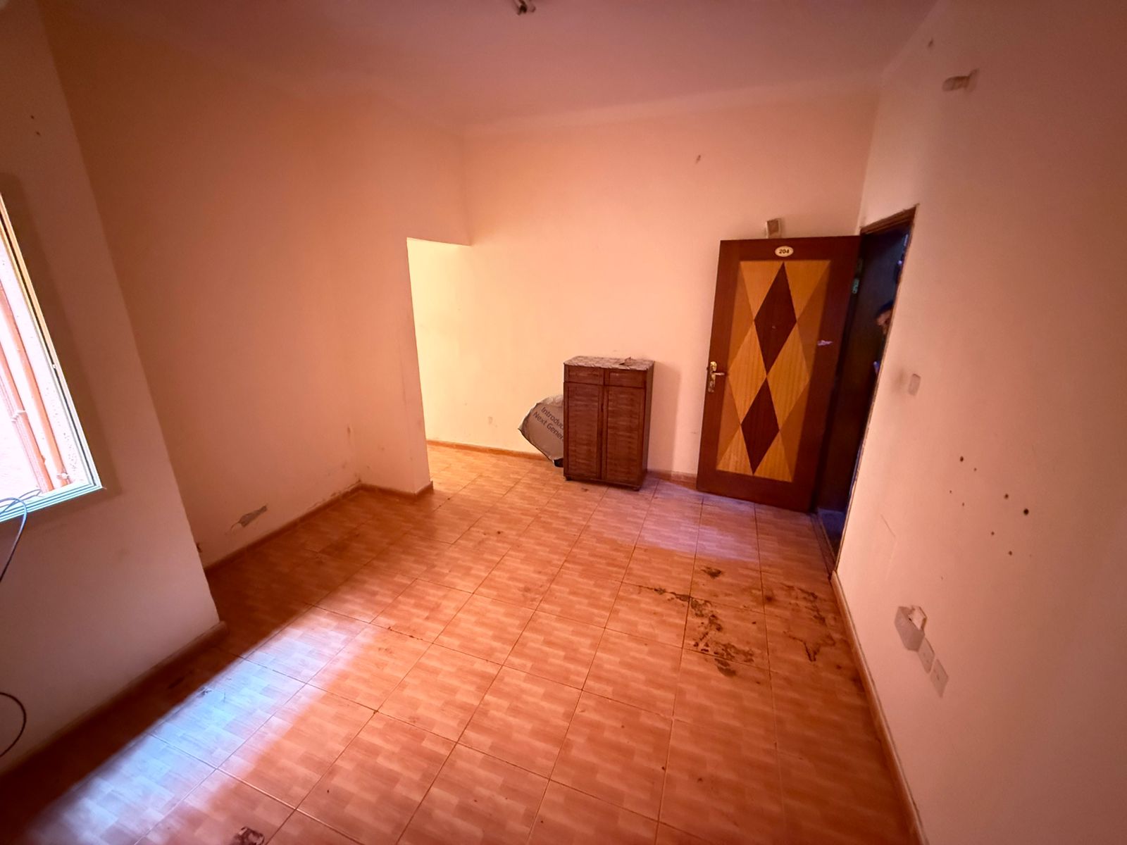 One bedroom and living room for annual rent – Rawda, near Layali Beirut restaurant, with a practical design and suitable living space.