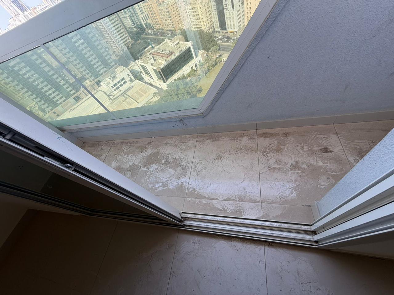 Beautiful 3BR + living | Balcony with open street view | Free parking | Storage room | Prime location | Direct Dubai exit