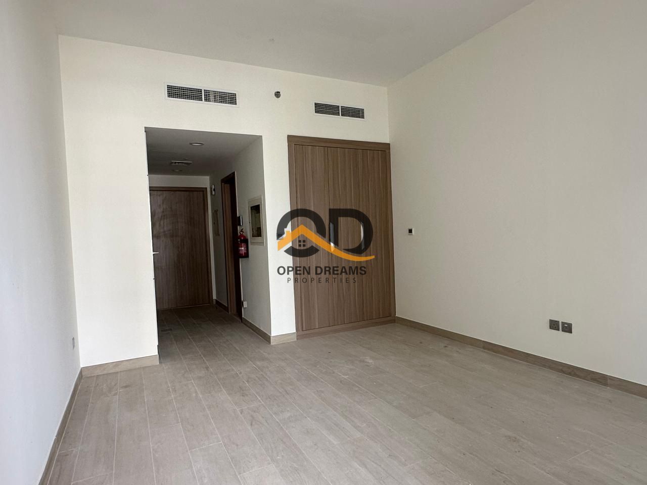 Pool View || Big Internal Layout || Price Negotiable