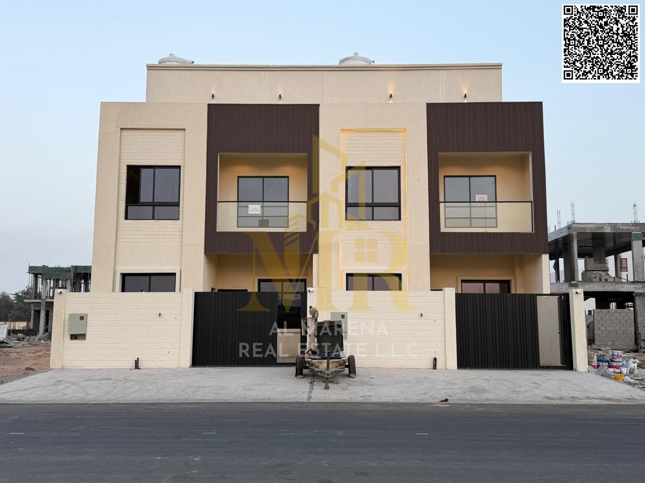 Villa for sale in Al-Haliyo 2 - 4 master bedrooms, two floors and a roof, at a special price
