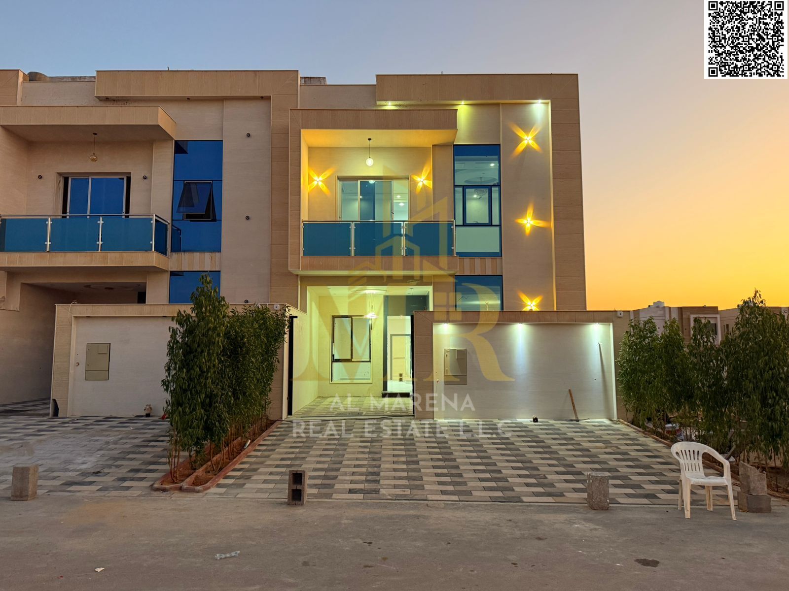 Two-story villa with a rooftop terrace, close to all amenities. Price includes registration and ownership fees. Freehold ownership available to all na