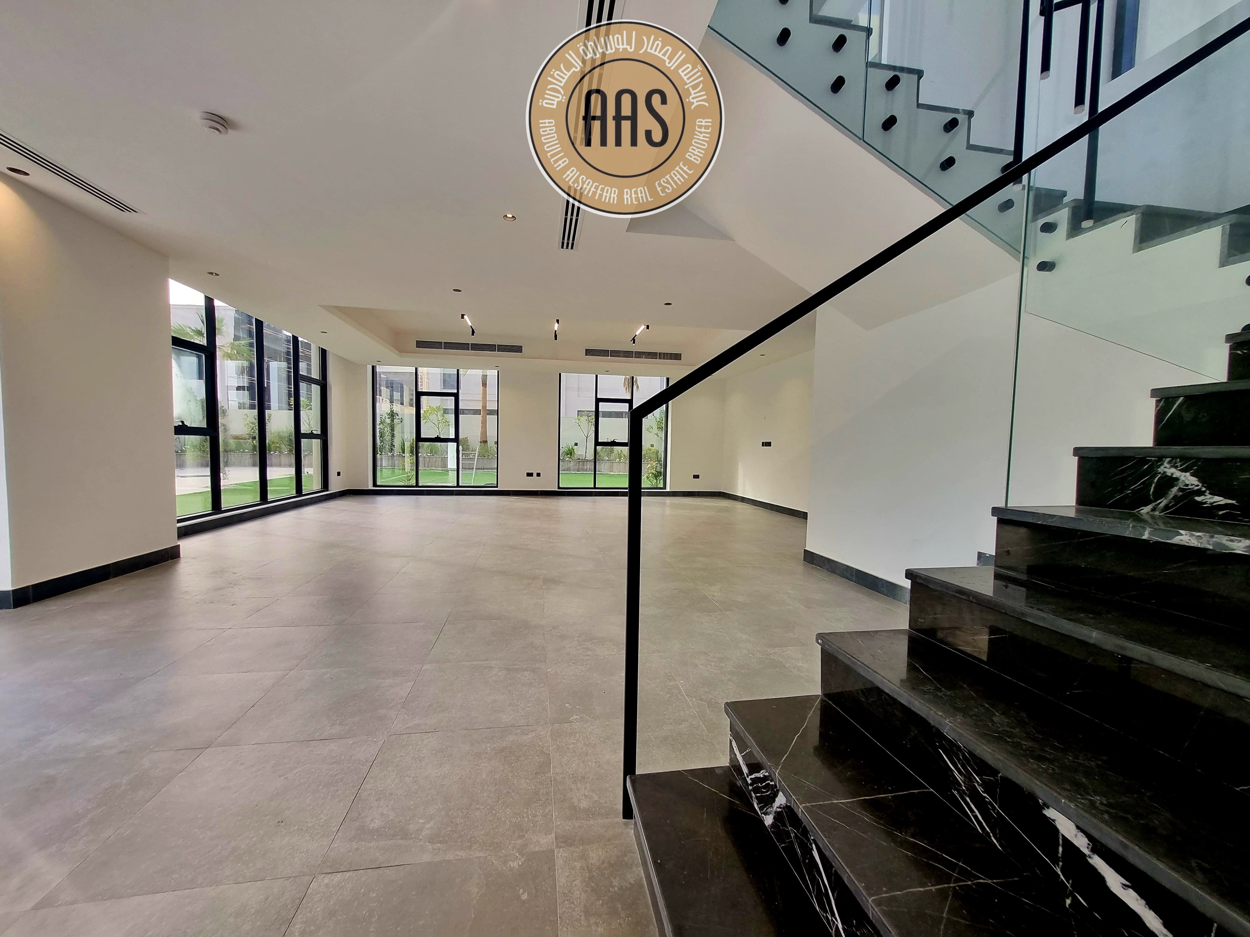 Standard Living | Private pool | Maids Room |