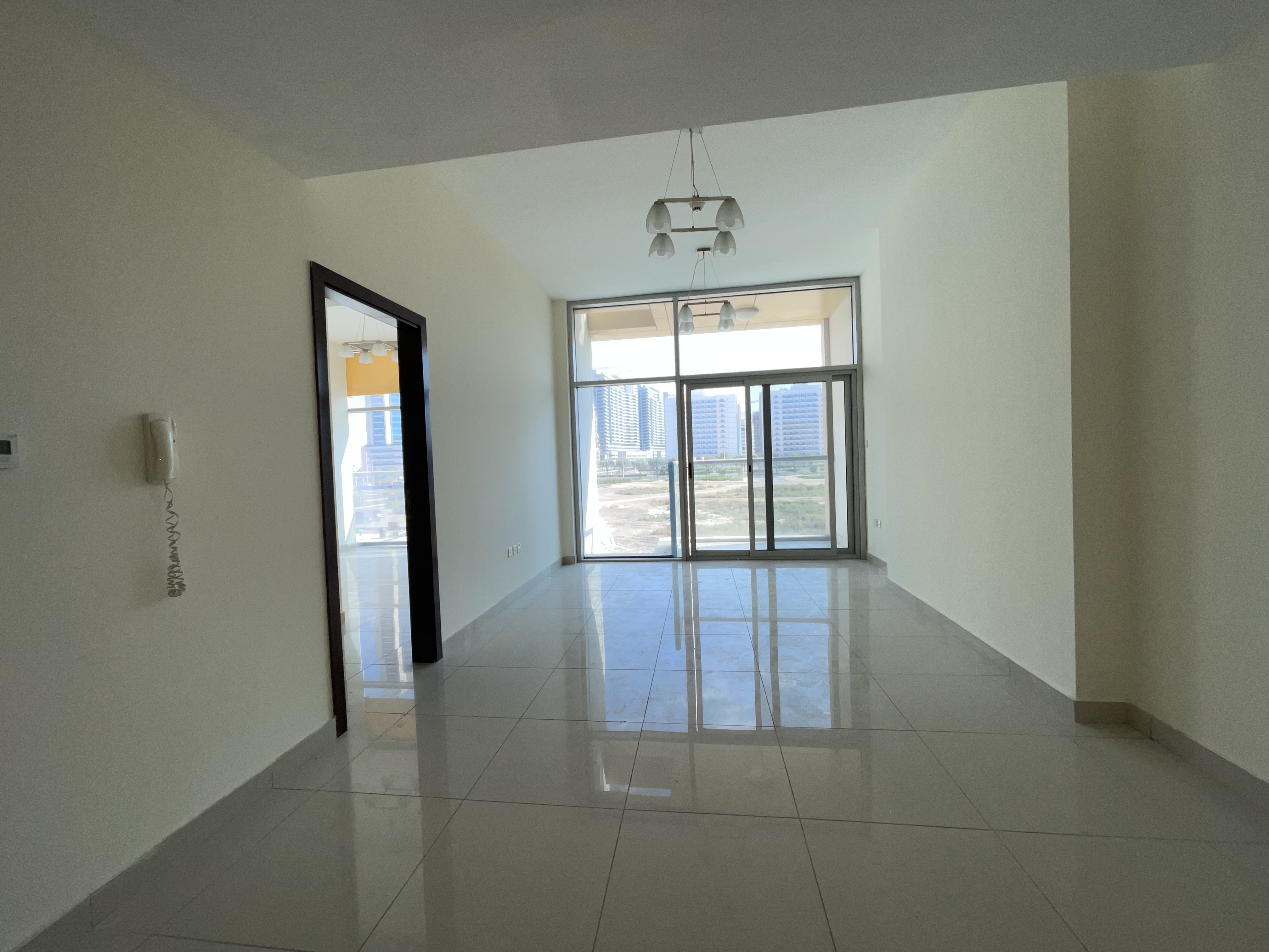 BRIGHT 1BHK !! CLOSE KITCHEN !! FAMILY BUILDING