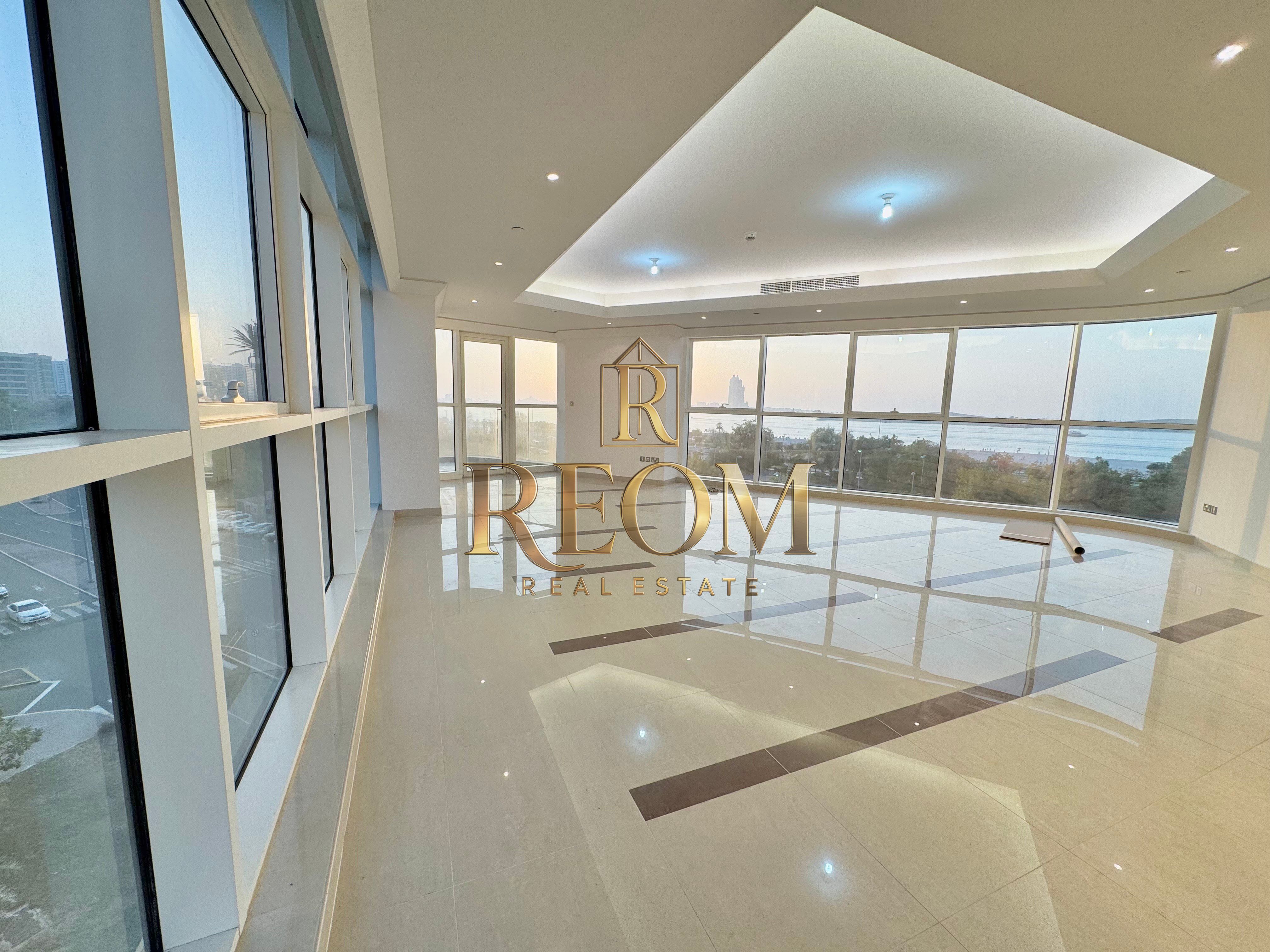 City & Sea Living | 3BR Wave Tower, Corniche