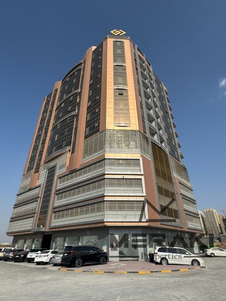 A studio with a very exceptional space is available in Al-Ghoroub Tower at a bargain price, with a very reasonable down payment and installments.