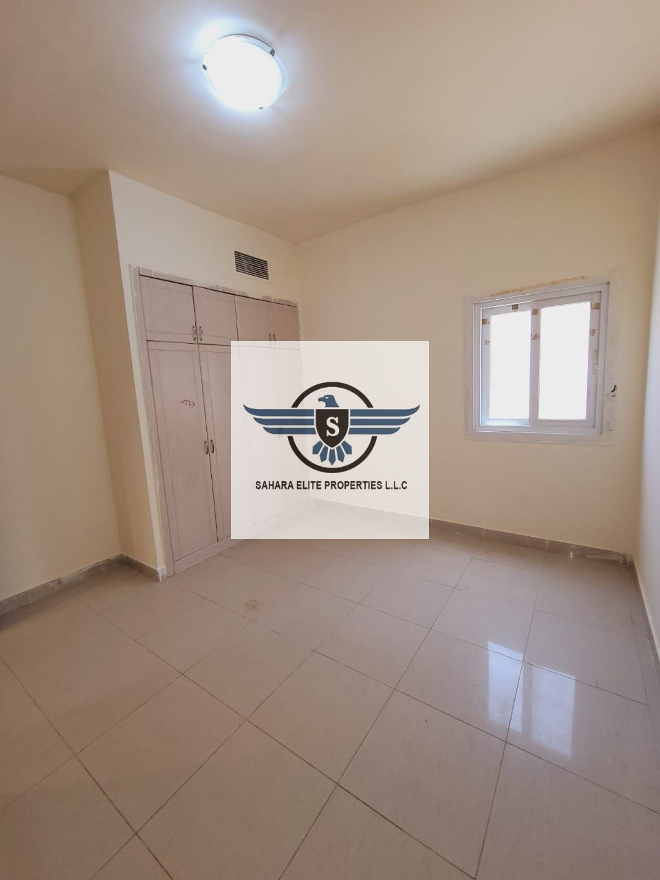 Hot Offer 1_Bhk Apartment !! For Family !! Near KFC !! JUST IN (35000 AED)