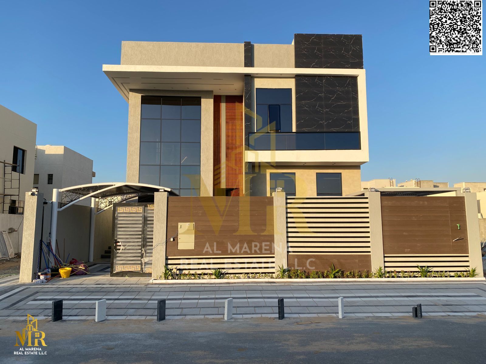 Luxury villa for sale, including registration fees and at a negotiable price with easy bank financing available. It consists of: a large master living