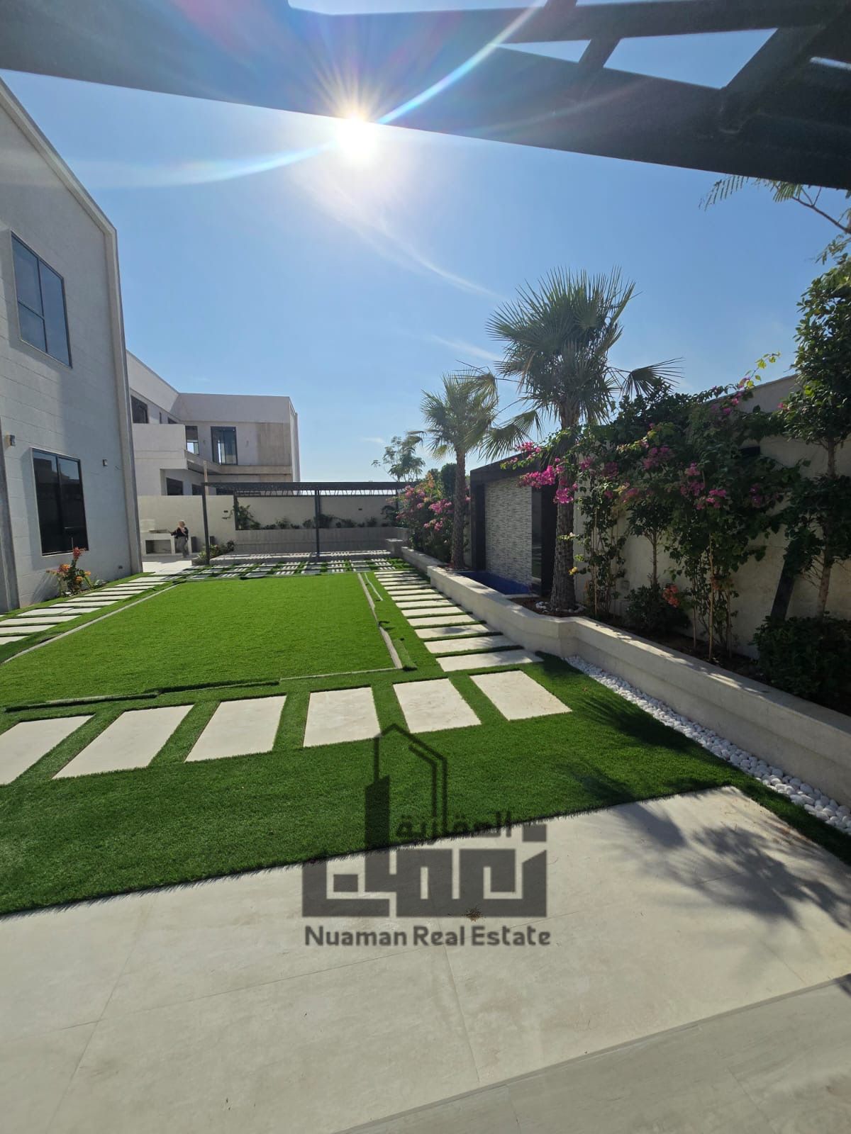 Luxury Villa for Sale in Al Hoshi Sharjah, 5 Master Bedrooms, High-End Finishing and External Annex with Kitchen and Maid Room