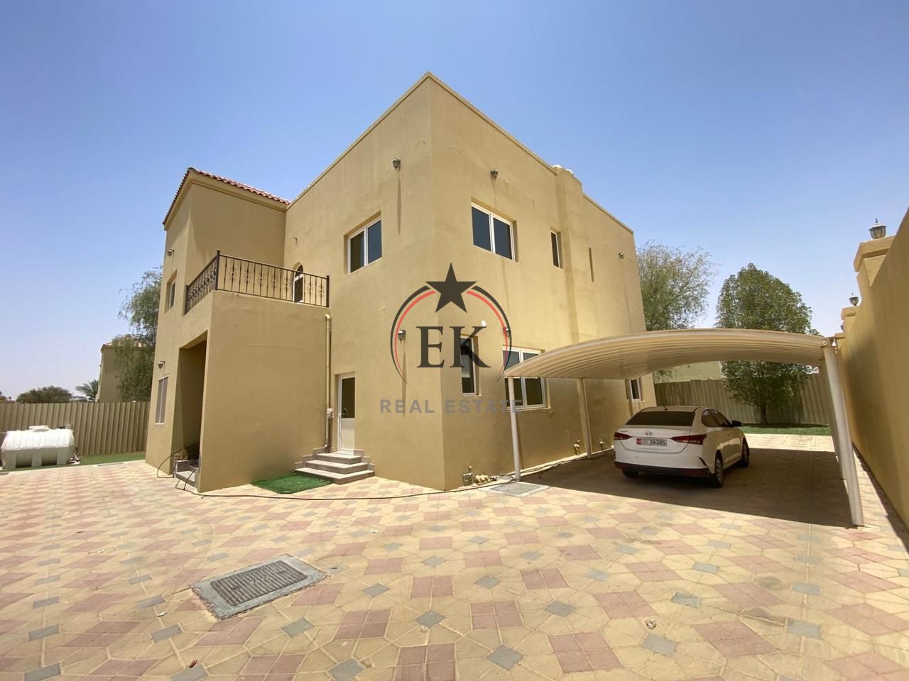 4Master Bedrooms With Private Yard