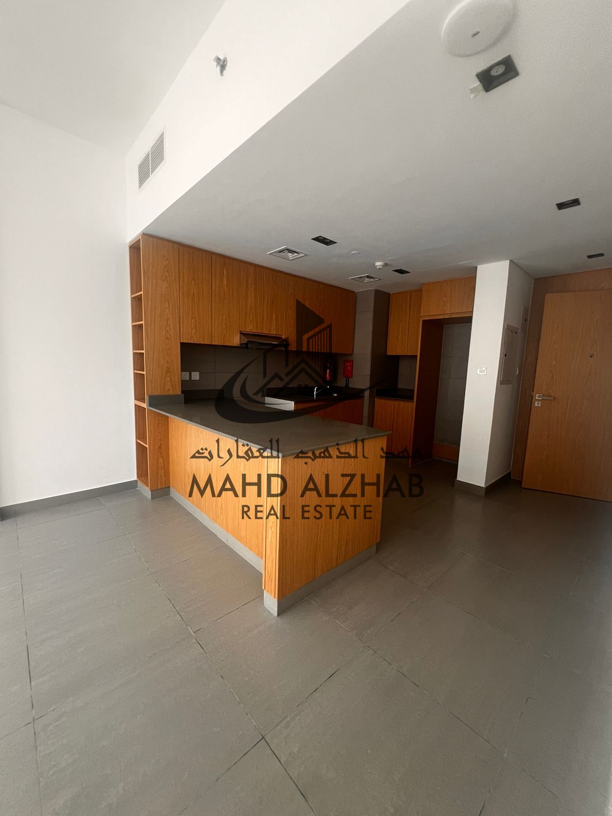 Apartment for sale on Al-Jada Al-Mamsha Street One bedroom, living room, kitchen, and two bathrooms. Prime location in a vibrant area. Size: 677 sq f