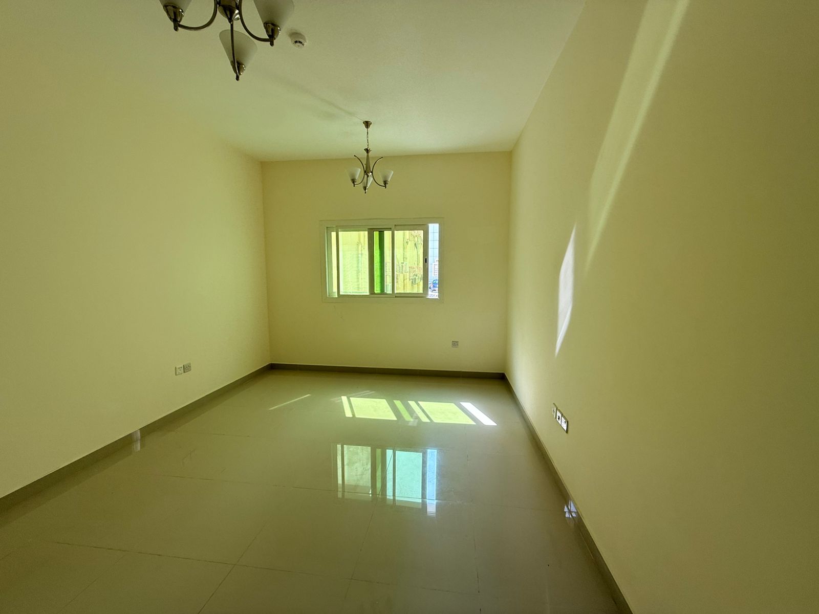First occupant _ Central air conditioning _ 2 bathrooms _ Central gas _ Spacious area _ Open view _ Prime location _ Competitive price