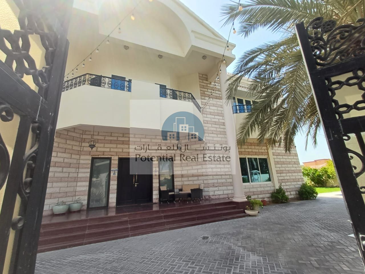 luxurious I Independent I 6 BR Villa @ Jumeirah 3
