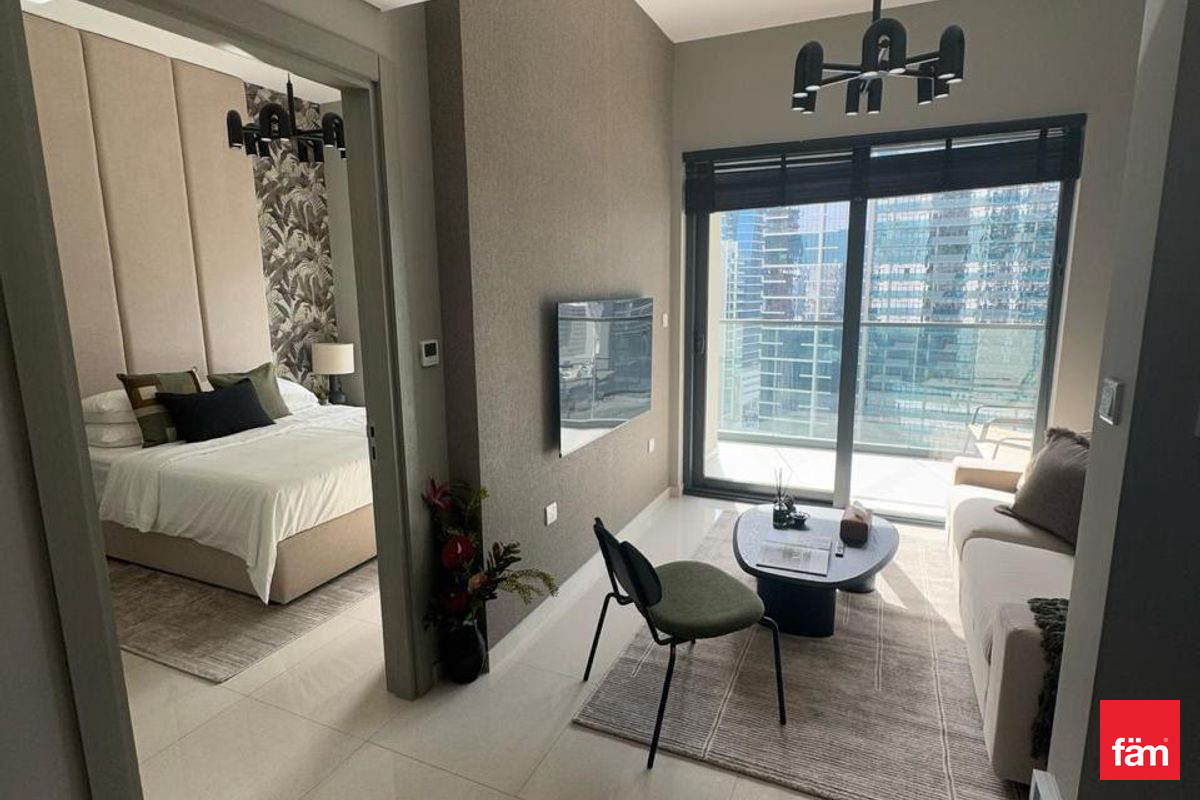 Fully Furnished I Ready To Move In I 4 Cheques