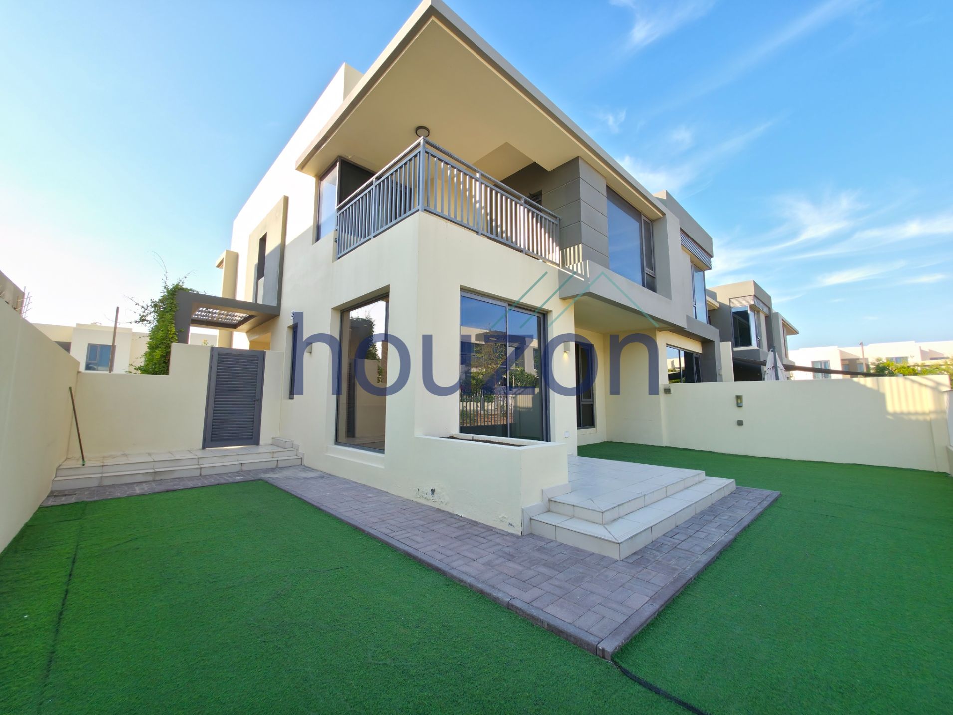 Spacious 5BR+ M/Room| Vacant | Chiller free