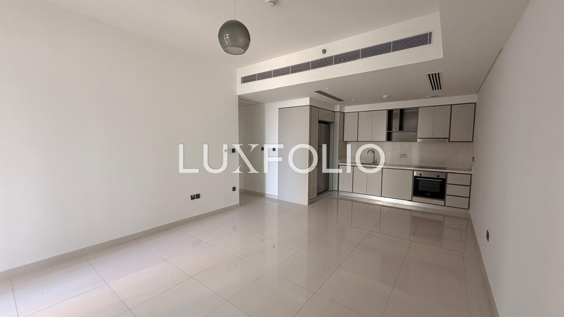 Vacant | Large Balcony | Beach Access