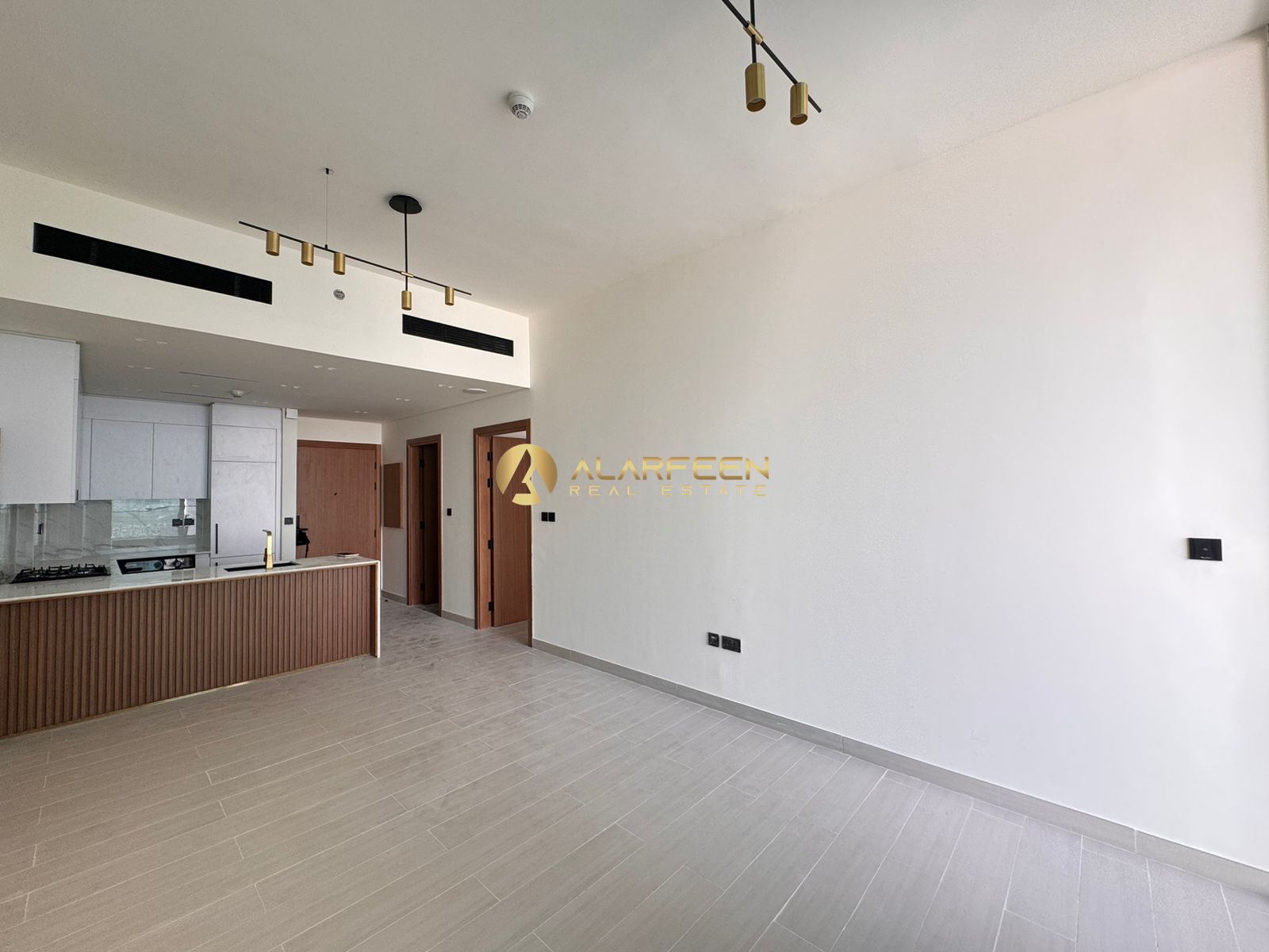 Modern 1BHK| Fitted Appliances | Pool View