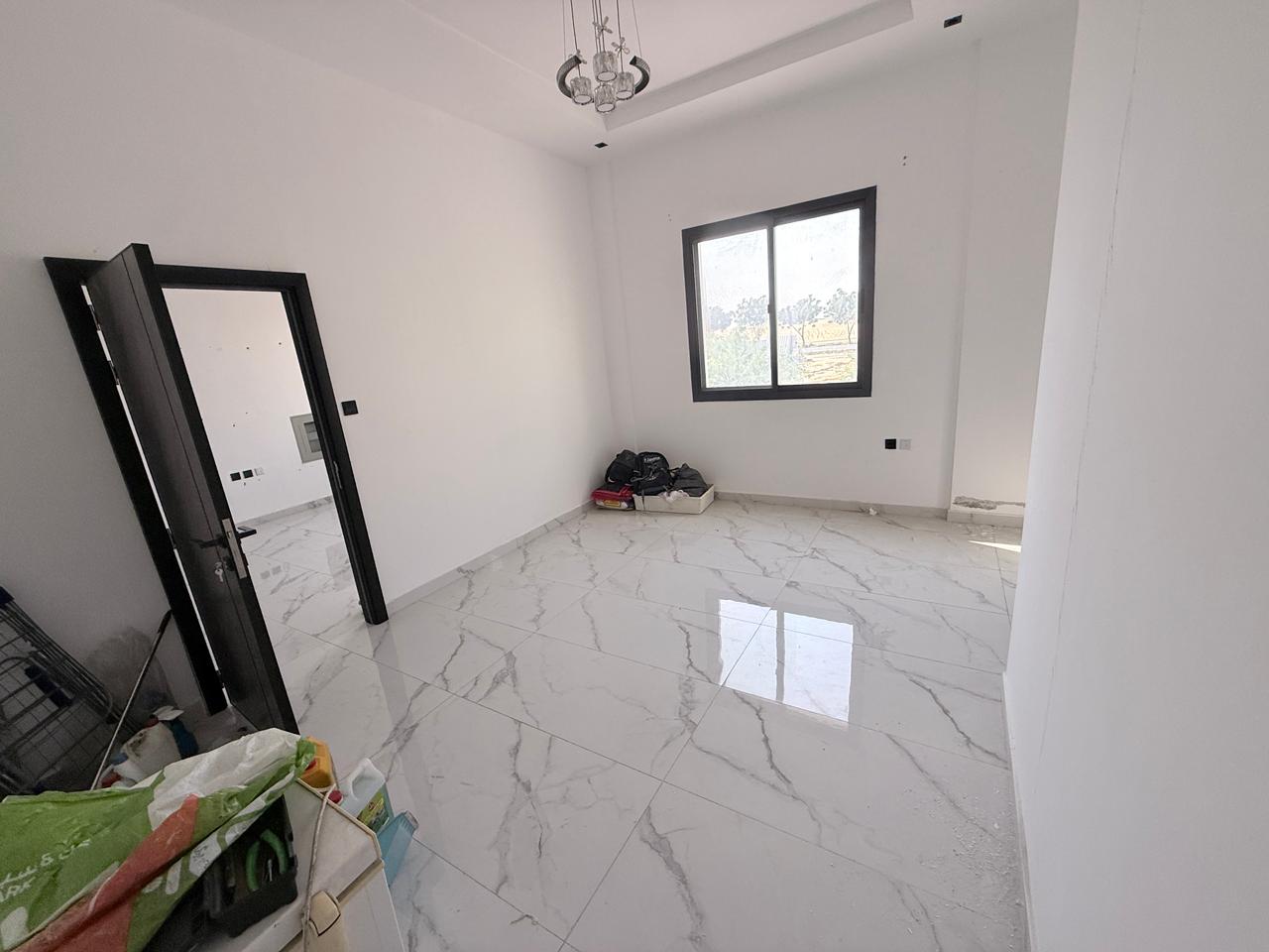 Beautiful apartments, second occupancy, two bedrooms and a living room, central air conditioning, full maintenance included by the owner, easy access