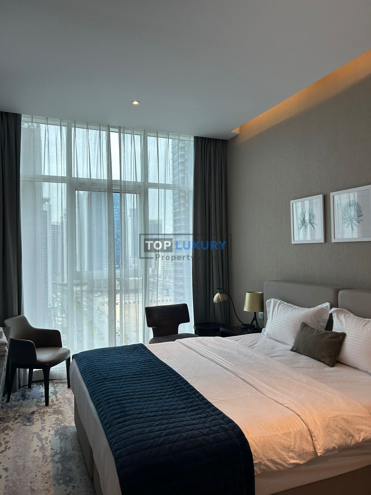 Luxury Unit | Fully Furnished | CANAL VIEW