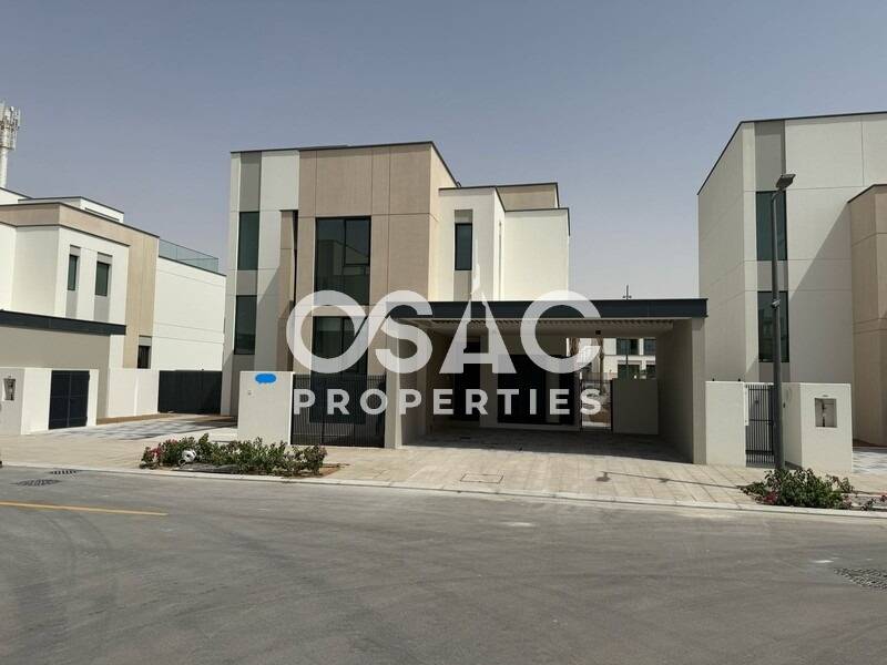 Luxury 5BD Villa | Large Layout | Modern Unit