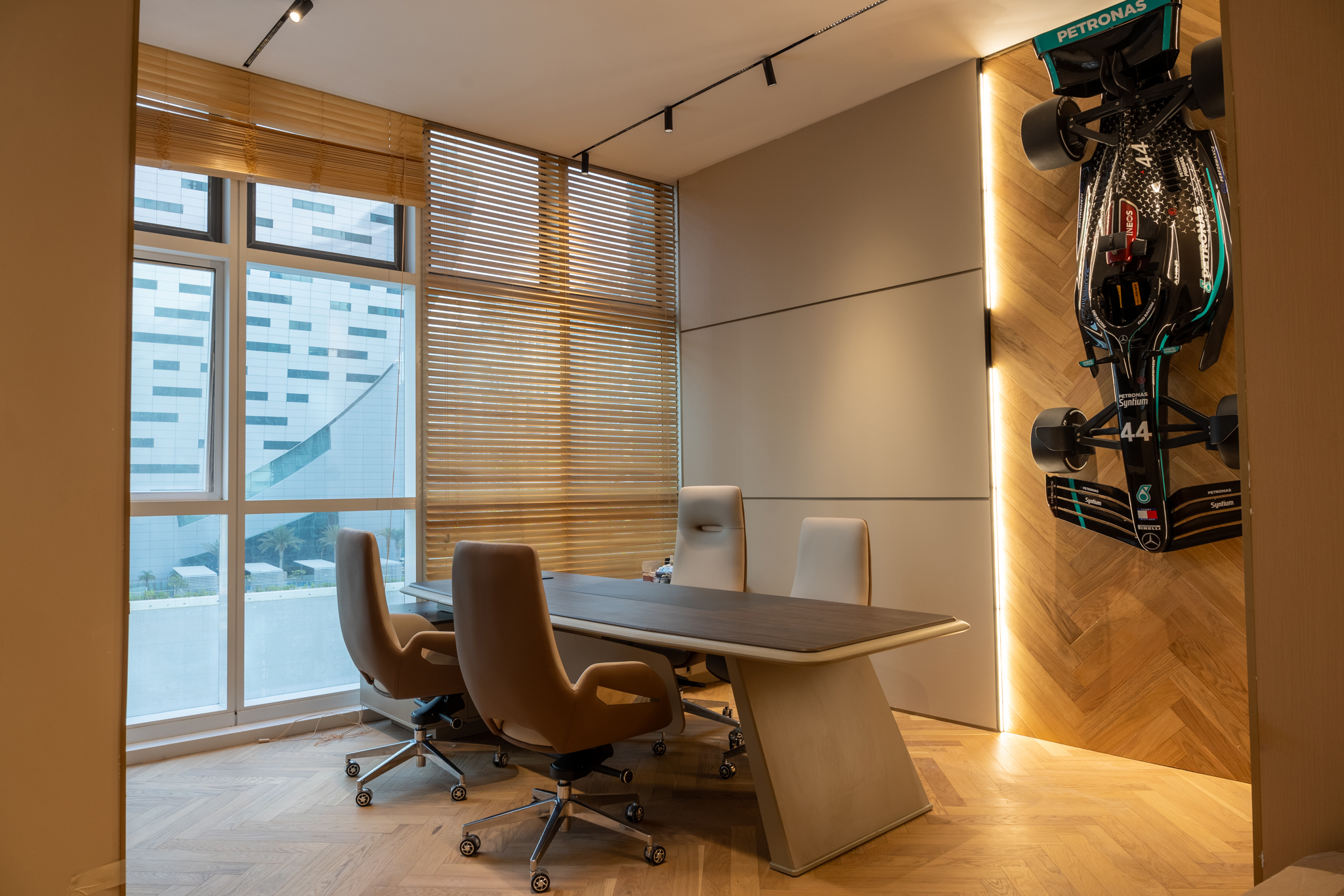 Modern And Luxurious Office Space