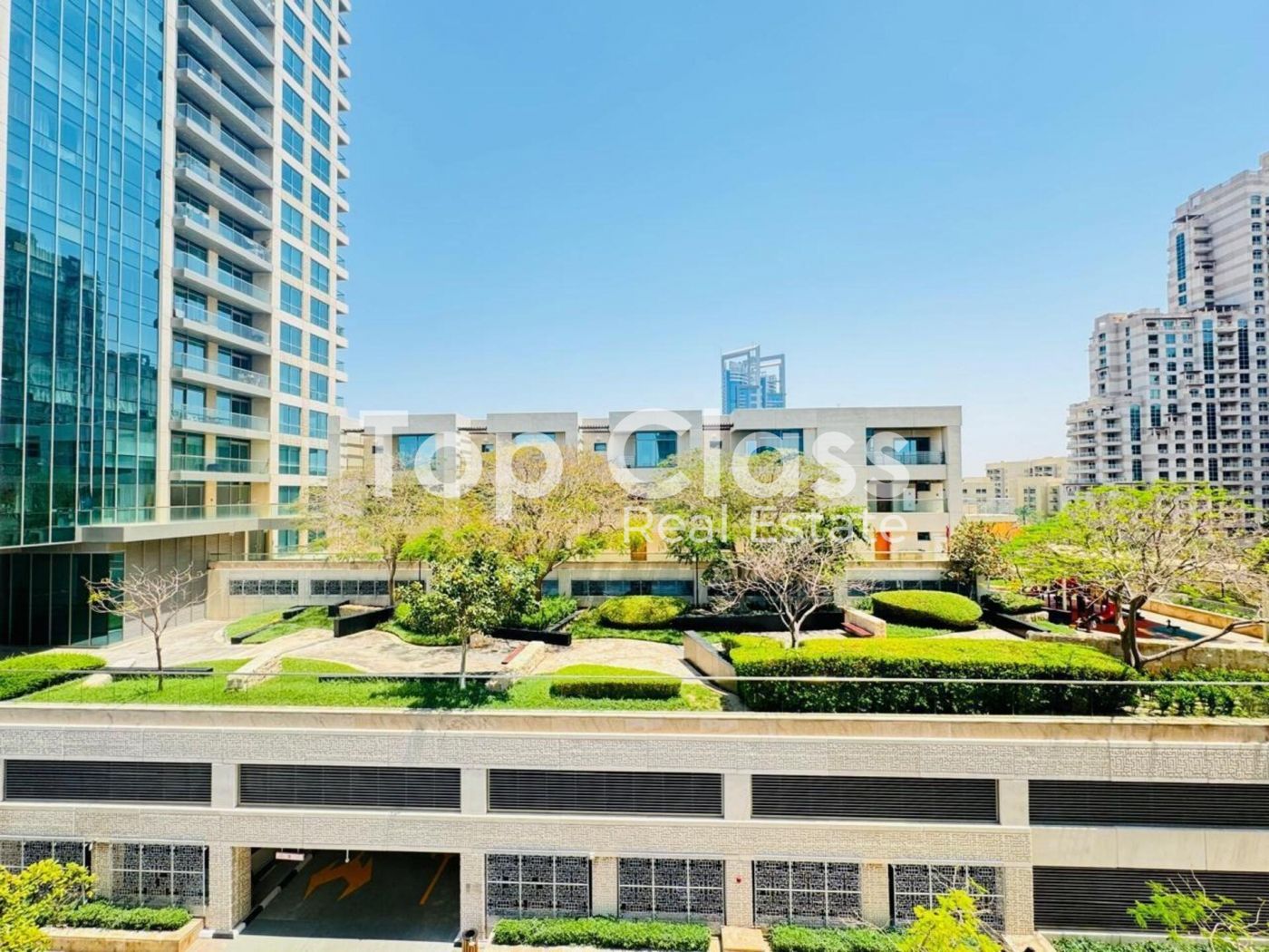 Well Maintained | Spacious Layout | Golf Living