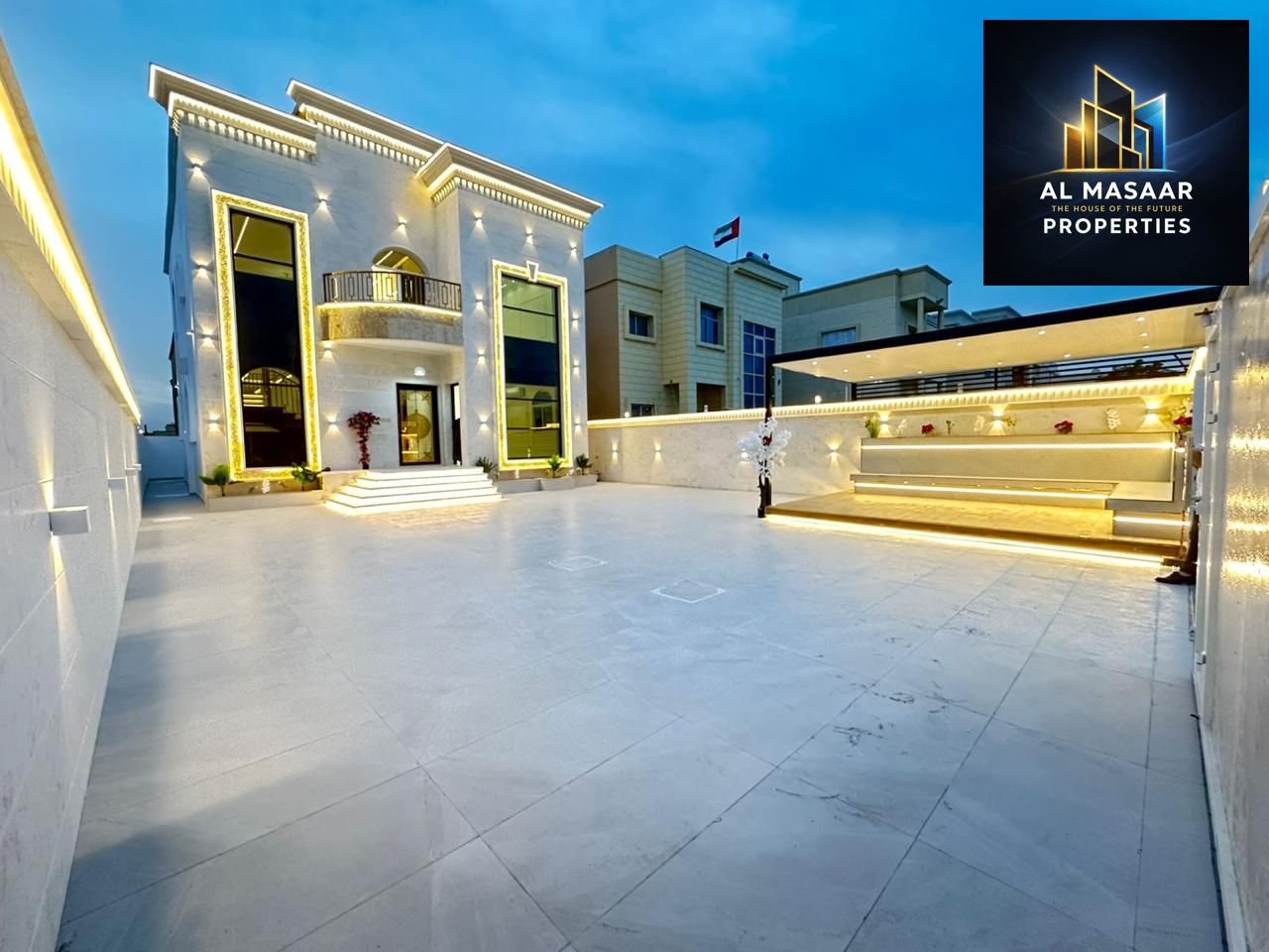 A luxurious modern villa with high-end finishing, including air conditioning, water, and electricity, freehold ownership for all nationalities – a prime opportunity for living or investment.